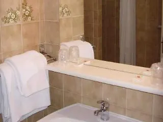 Hotel Aer 2*